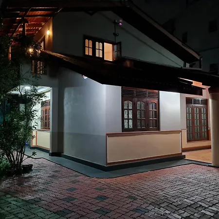 Ama Homestay Guest Colombo Rajagiriya Exterior photo